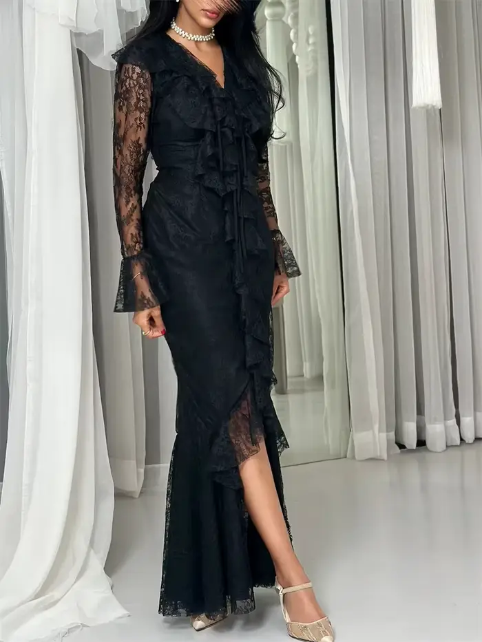Robe de soirée sur mesure en dentelle noire à manches longues