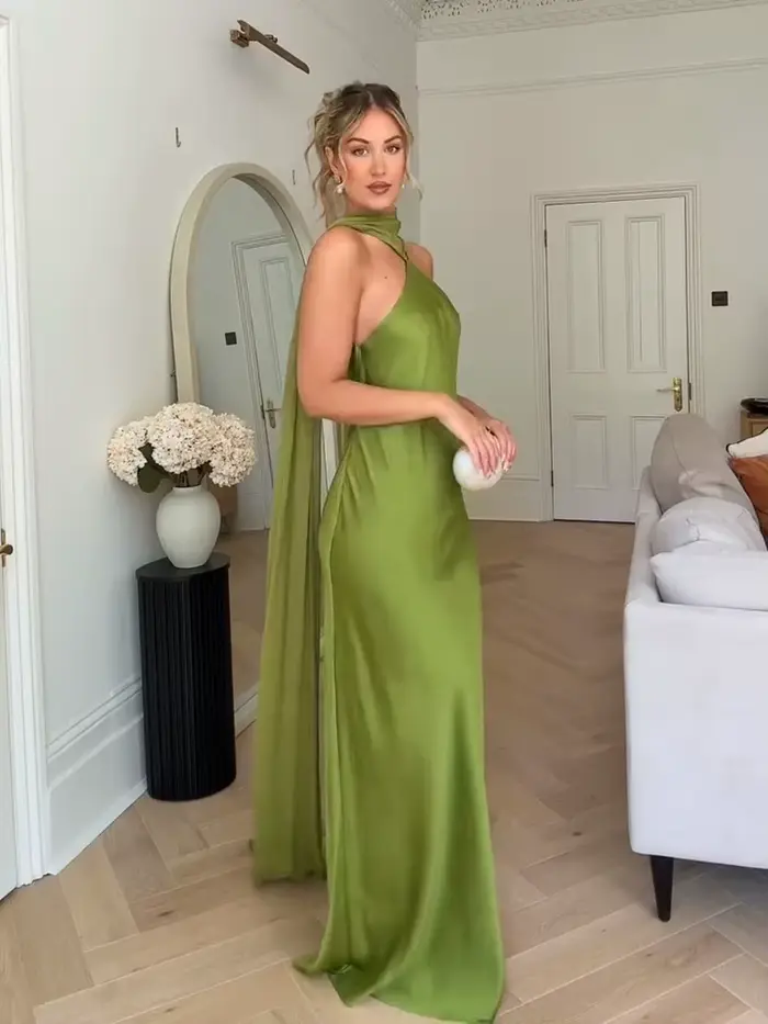 Robe longue en satin vert pour femme
