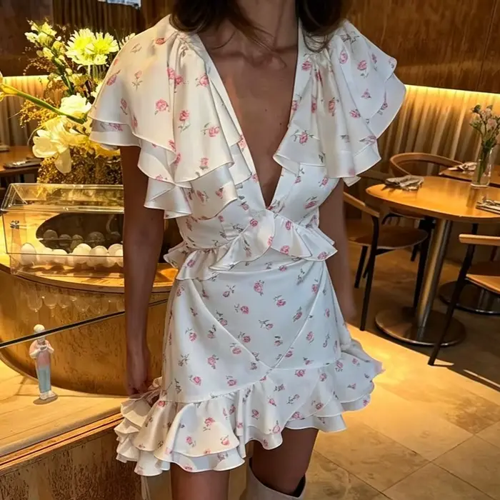 Robe Courte Chic à Imprimé Floral Français, Col en V Profond, Manches Courtes, Ourlet à Volants Supe