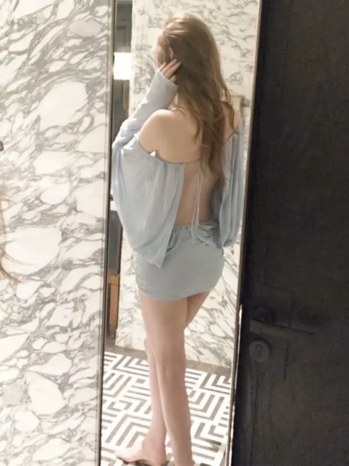 Robe moulante bleue à une épaule décontractée vintage avec broderie et manches princesses pour femmes diversasions et occasions spéciales