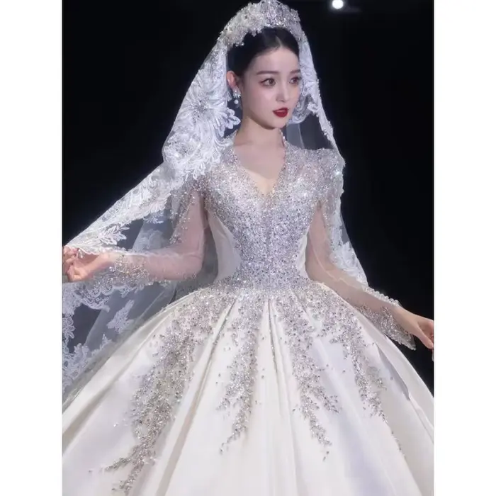 Robe de Mariée en Satin Français observateur