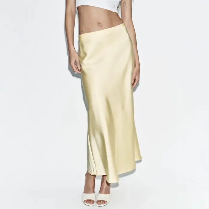 Jupe midi en satin couleur chocolat
