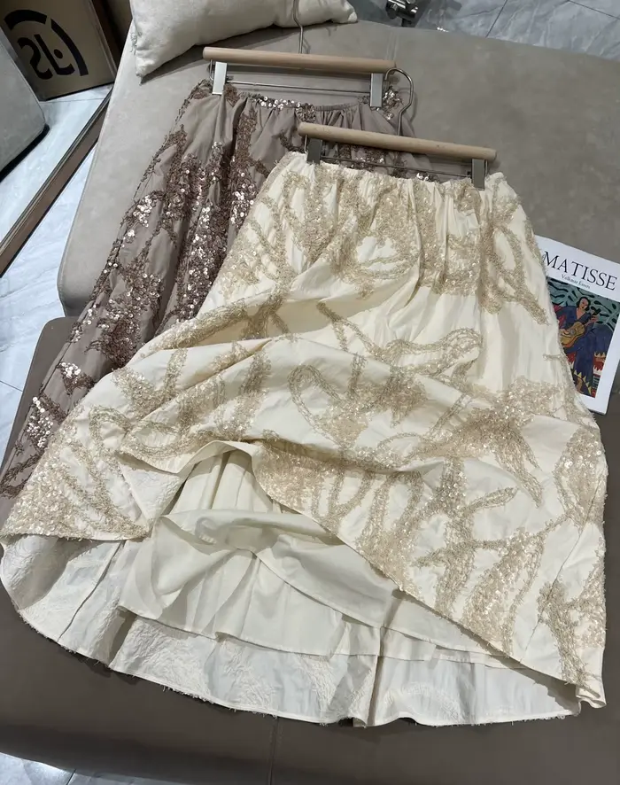 Jupe en coton taille haute pour femme avec embellissement de sequins élaborés