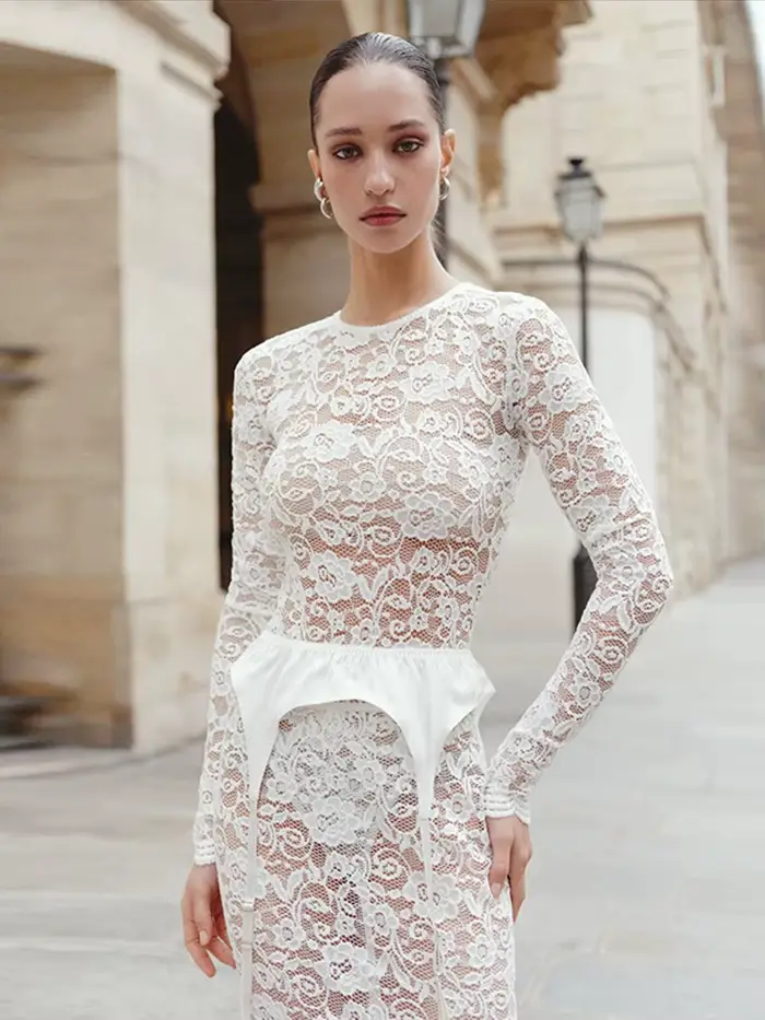 Robe de soirée élégante longue moulante avec dentelle transparente col rond manches longues pour femmes occasions spéciales
