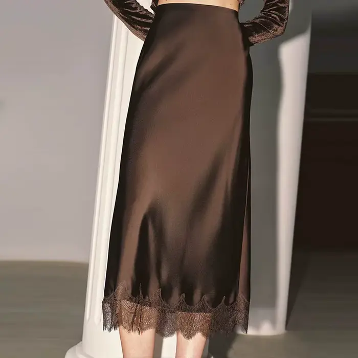 Jupon long élégant en satin avec dentelle pour femme