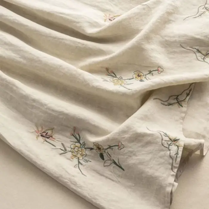 Jupe en coton et lin brodée pour femmes