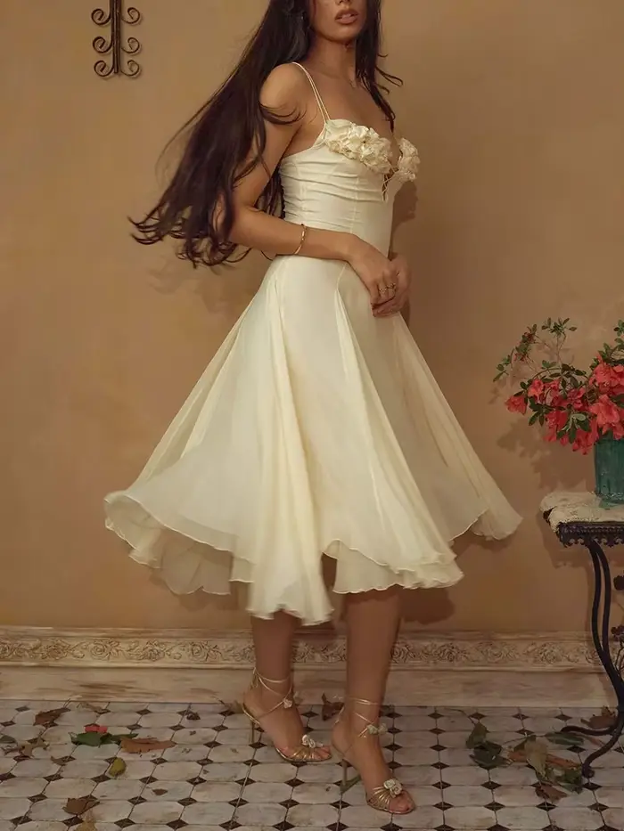 Robe de soirée dos nu à motifs floraux