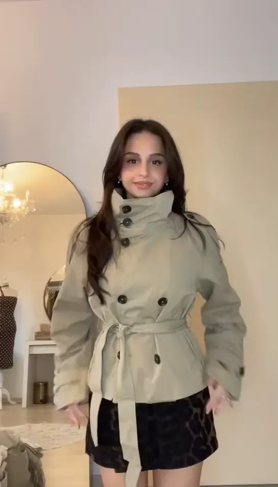 Trench court à taille ceinturée pour femme, col roulé, double boutonnage, style streetwear, veste polyester pour automne hiver