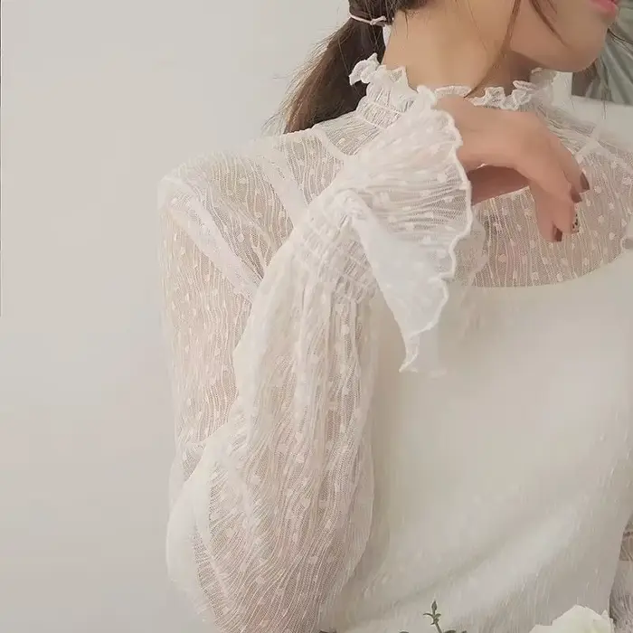 Blouse transparente en dentelle fine pour femmes, décontractée et élégante, idéale pour les soirées estivales et les événements spéciaux