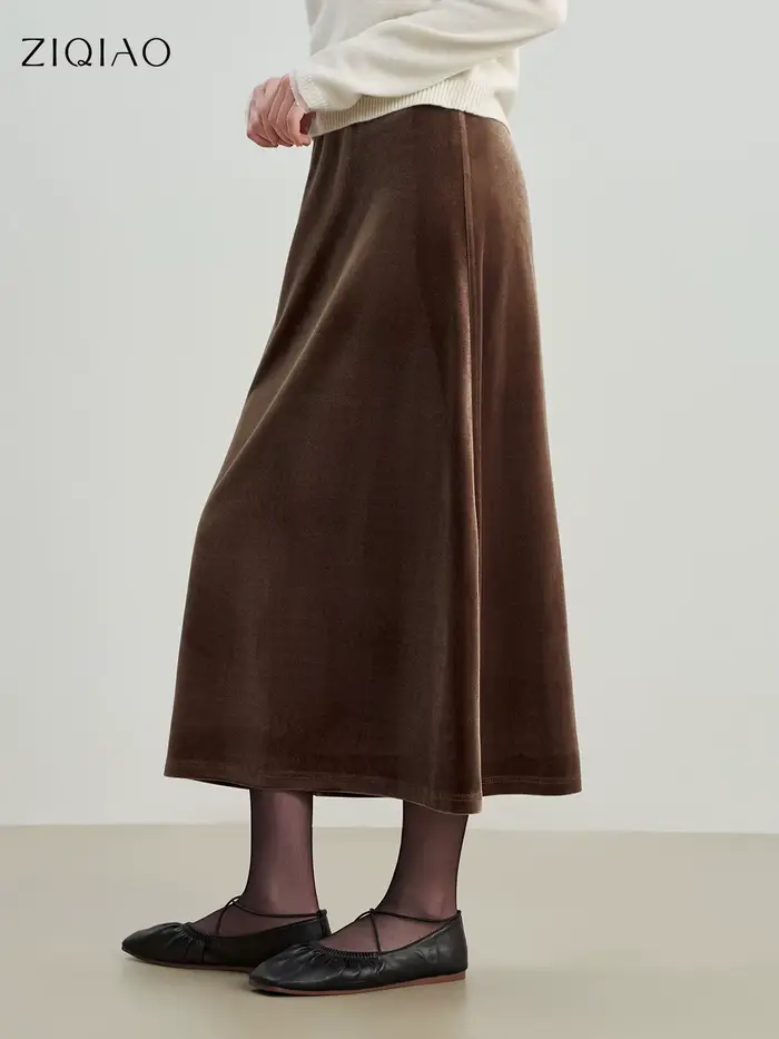 ZIQIAO Style français noir velours a-ligne jupe Midi pour les femmes 2025 automne hiver nouveau haut de gamme sens ourlet Long Semi-jupe élégante