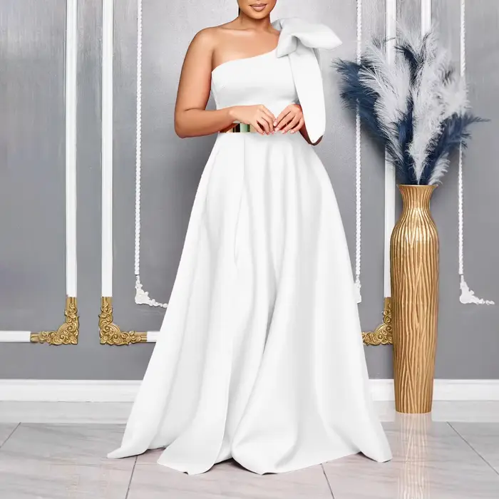 Robe longue élégante à la mode en forme d'arc