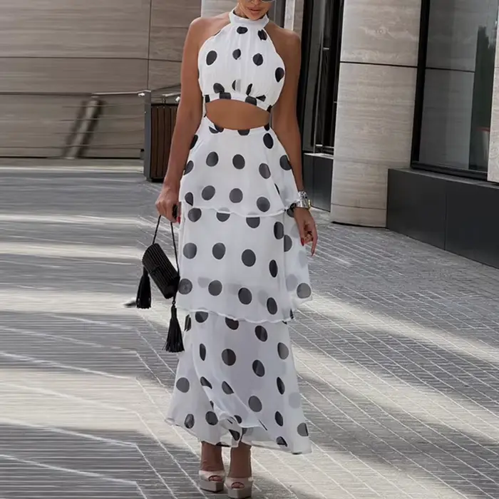 Ensemble jupe et haut à imprimé pois pour les fêtes