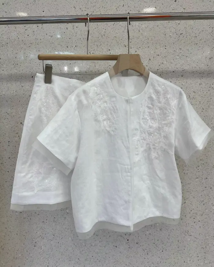 Ensemble jupe à manches courtes en lin brodé de perles