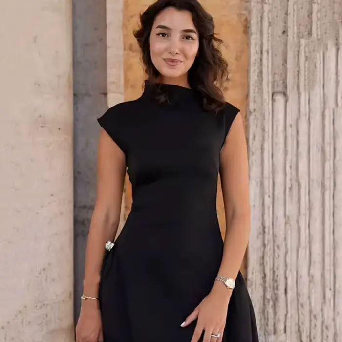 Robe longue à col irrégulier pour femmes