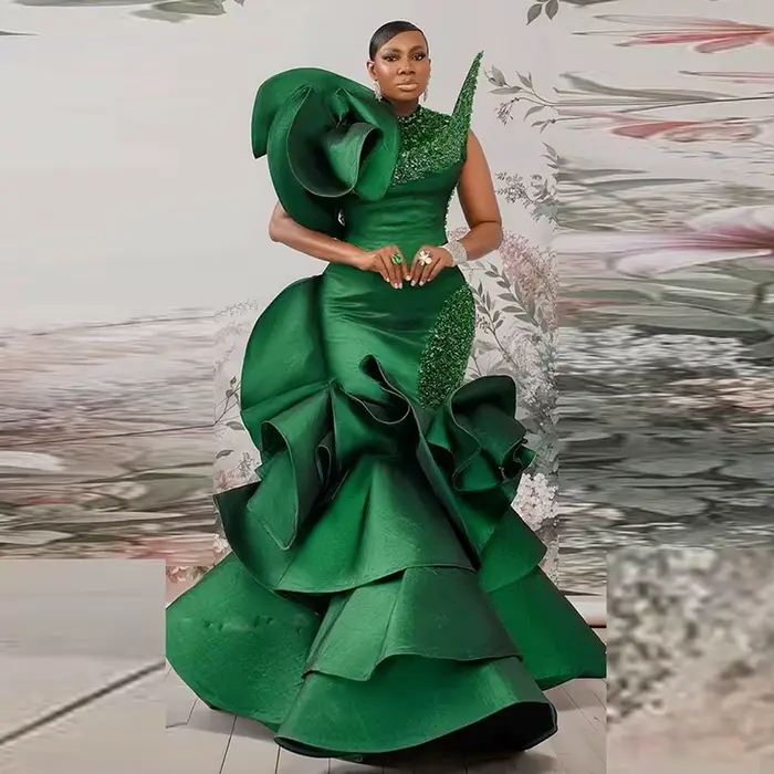 Robe de Soirée en Satin Vert à Volants