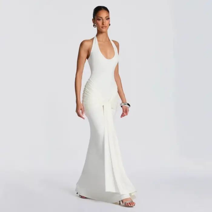 Robe longue élégante à col en U et ceinture