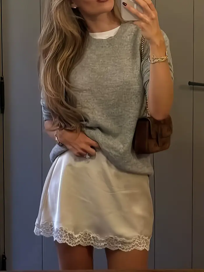 Nouvelle jupe courte abricot pour femme, en dentelle brillante, style pur et sensuel.