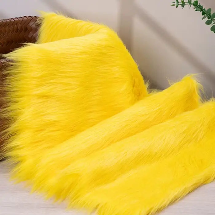 Tissu en fausse fourrure à poils longs pour artisanat et décoration intérieure polyester résistant à la déchirure matériaux de bricolage et hand made DIY occasionnels