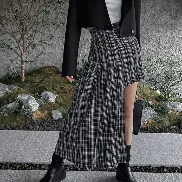 Nouvelle jupe longue asymétrique à carreaux noirs et blancs taille haute pour femme, collection été 