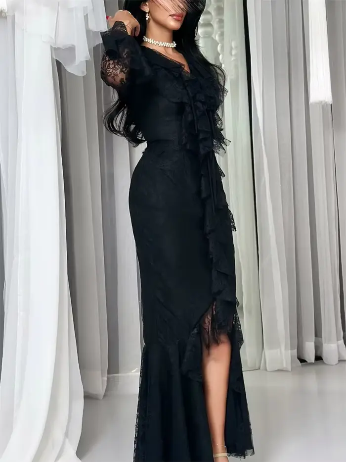Robe de soirée sur mesure en dentelle noire à manches longues