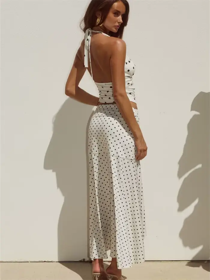 Ensemble jupe à pois deux pièces pour femme : haut sans manches à col en V et mini-jupe taille haute – Tenue sexy et