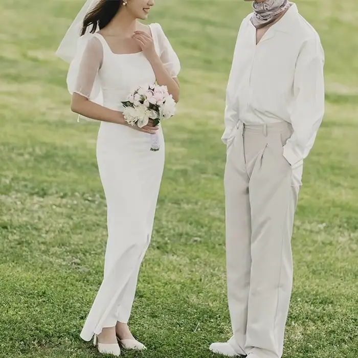 Robe de mariée simple en satin vintage