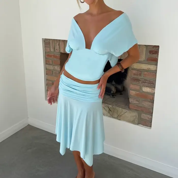 Ensemble 2 pièces d'été pour femme : Jupe asymétrique taille haute et crop top col en V