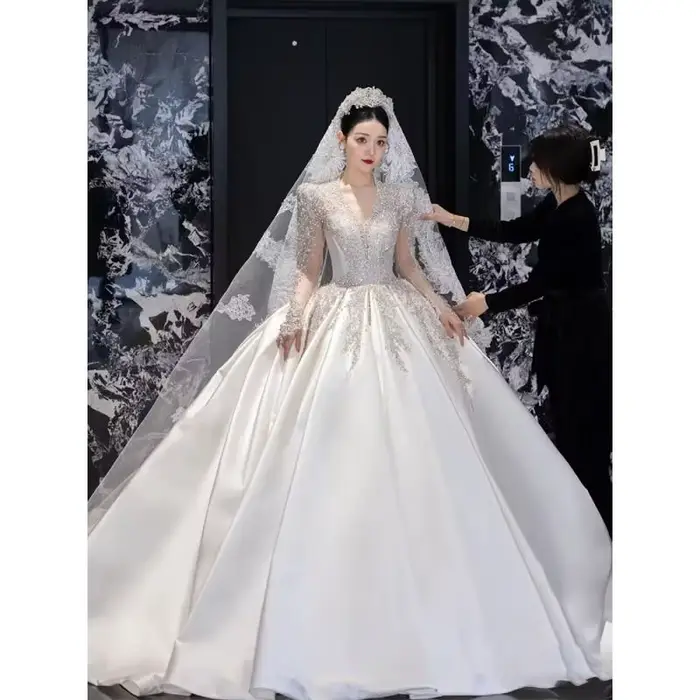 Robe de Mariée en Satin Français observateur