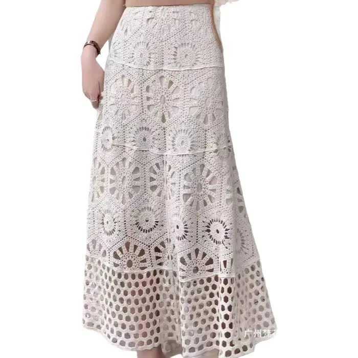Jupe florale brodée en coton pur style bohème
