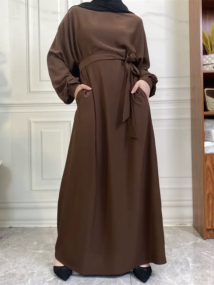 Robe musulmane à manches longues Abaya Style Simple vêtements pour femmes couleur unie Golfe Abayas