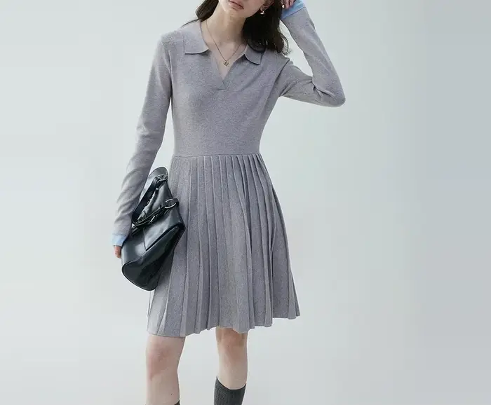 Robe tricotée plissée à col POLO pour femmes