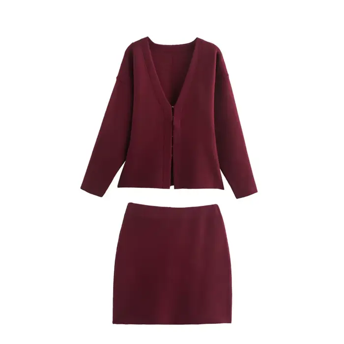 Ensemble veste tricotée et jupe courte