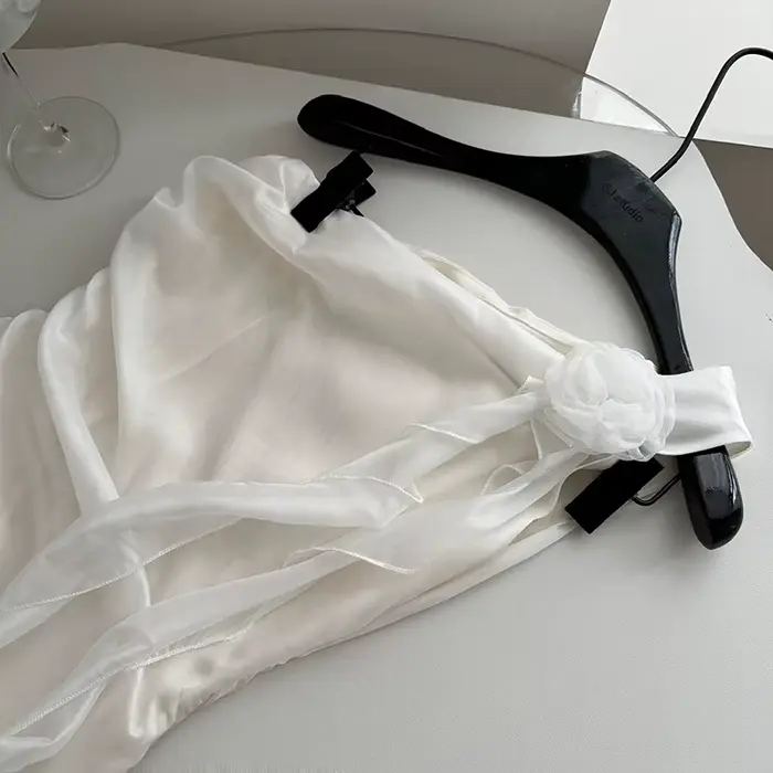 Robe en mousseline de soie blanche chic à plusieurs niveaux pour femmes