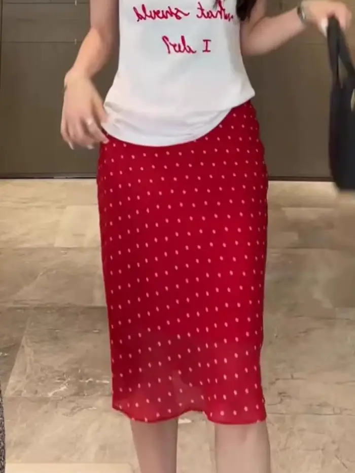 Jupe drapée rouge à taille élastique pour femme