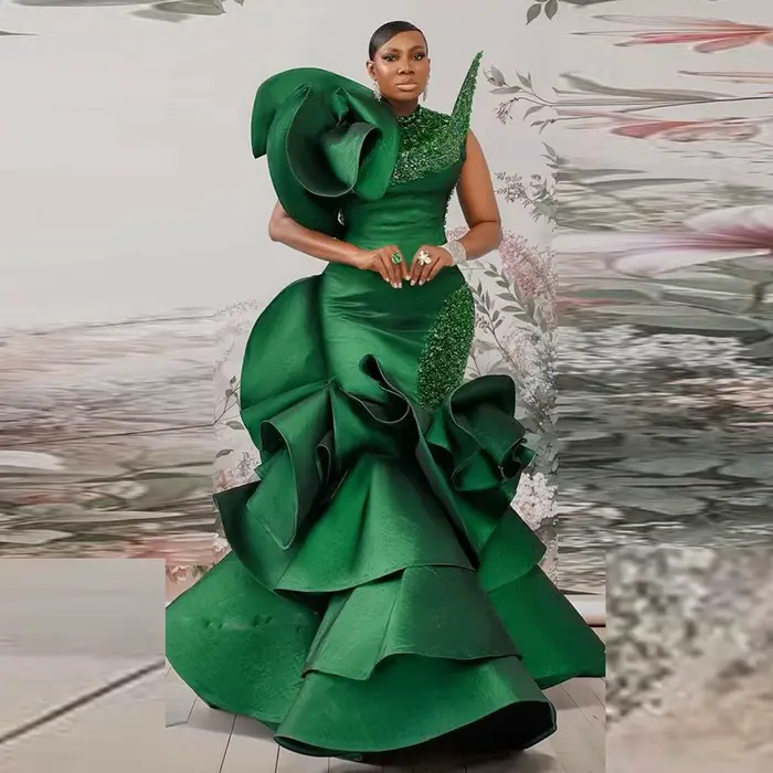 Robe de Soirée en Satin Vert à Volants