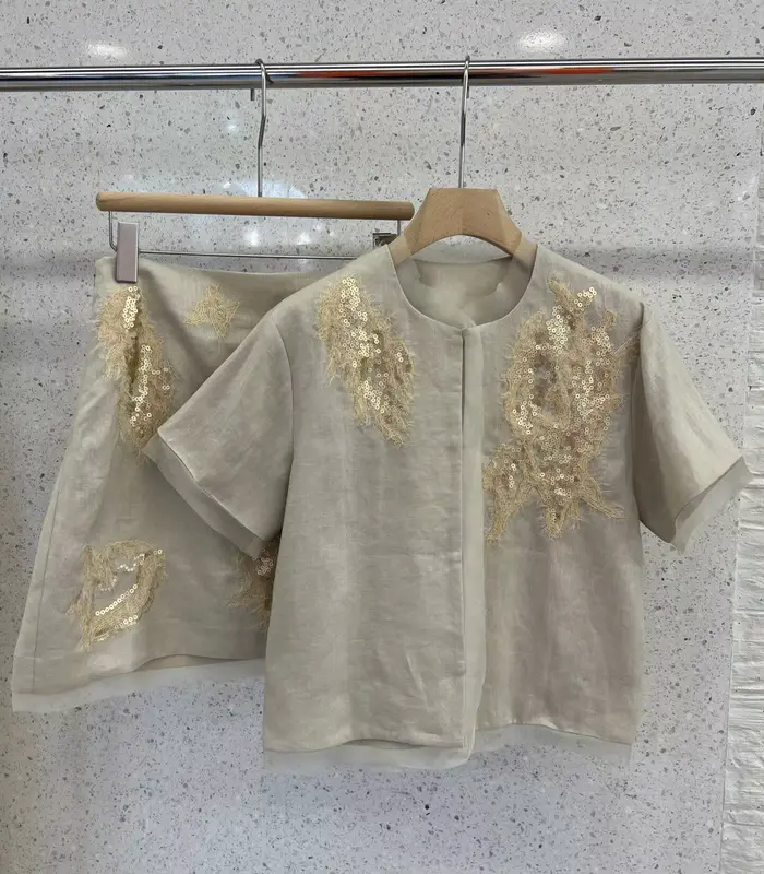 Ensemble jupe à manches courtes en lin brodé de perles