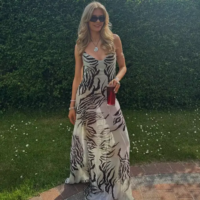 Nouvelle Robe Longue Femme Imprimé Zèbre Col V Sexy Bretelles Ajustées Style Vacances d'Été 2026