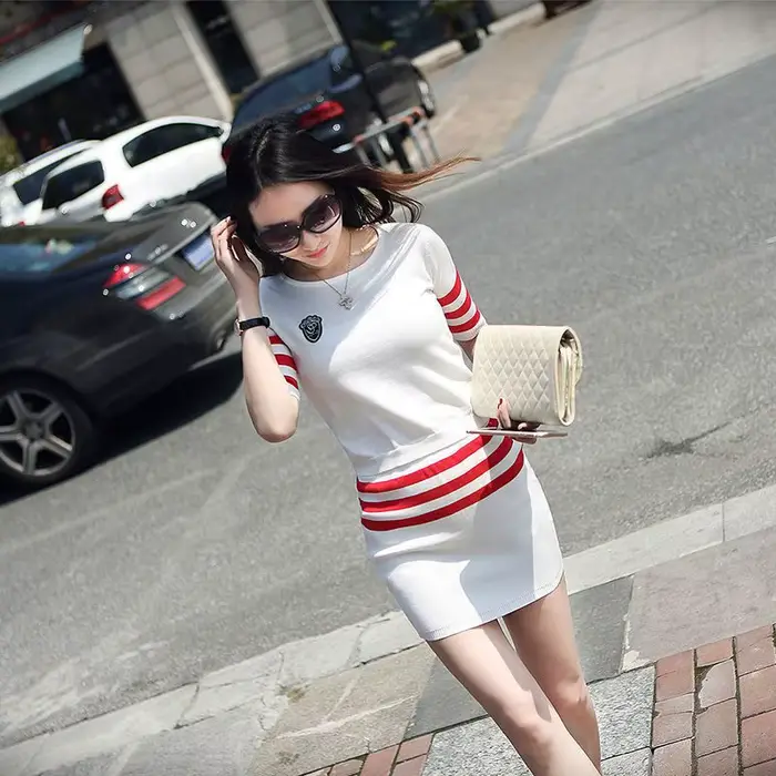 Robe courte à rayures pour femmes