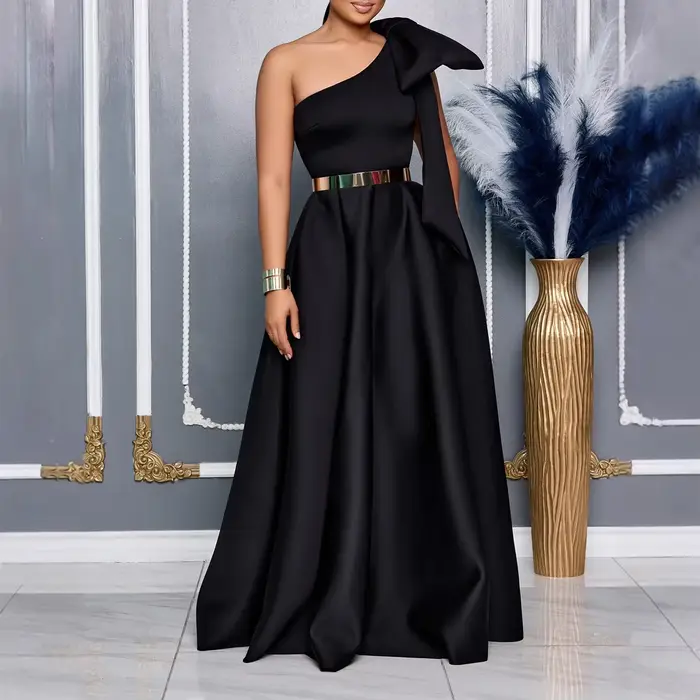 Robe longue élégante à la mode en forme d'arc