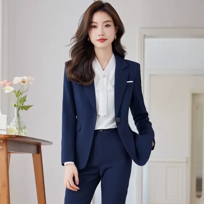 Ensemble de costume bleu pour femme – Nouvelle collection printemps-automne-hiver – Uniforme de travail professionnel haut de gamme – Manteau élégant et distinctif
