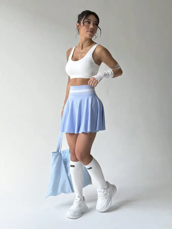 Jupe-short de tennis pour femme à taille haute avec ceinture rayée