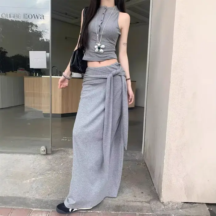 Jupe mi-longue grise trapèze moulante pour femme