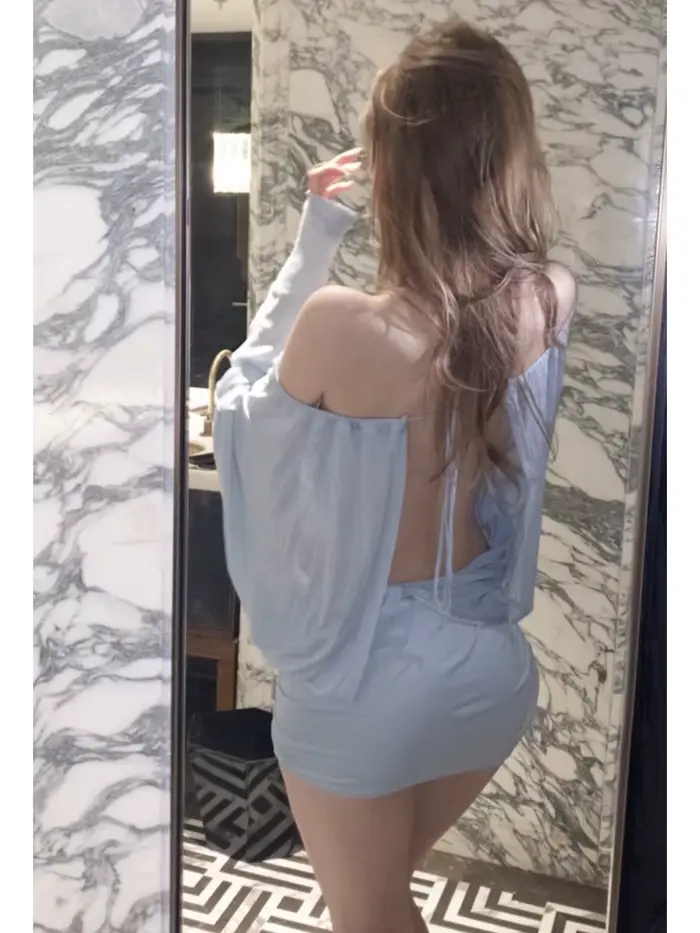 Robe moulante bleue à une épaule décontractée vintage avec broderie et manches princesses pour femmes diversasions et occasions spéciales