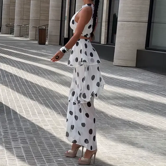 Ensemble jupe et haut à imprimé pois pour les fêtes