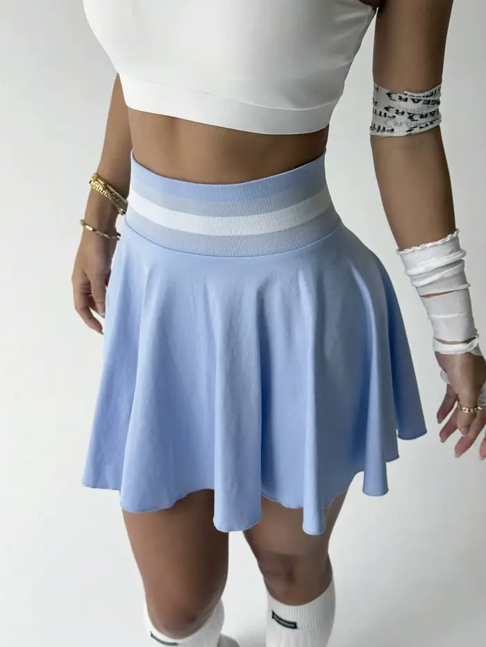 Jupe-short de tennis pour femme à taille haute avec ceinture rayée