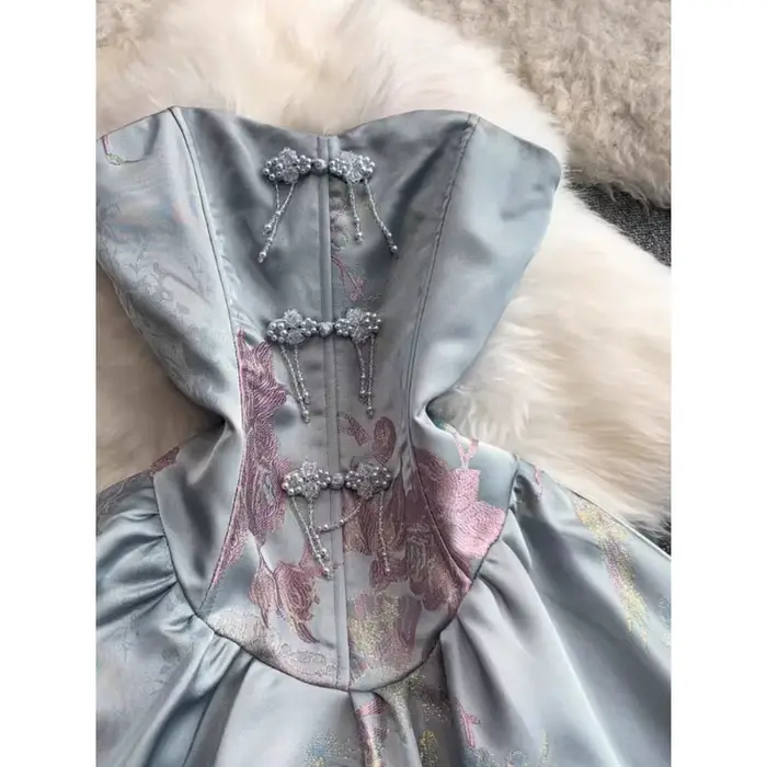 Mini robe d'été française en ligne cour avec détail corset et jupe à volants