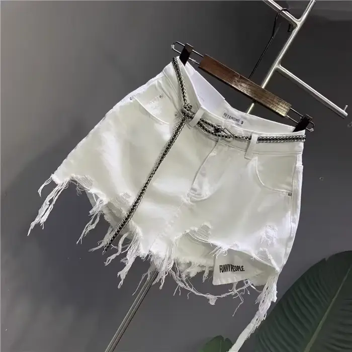 Jupe courte en jean brut blanc avec trous nu et lettres pour femmes style sexy et club printemps été
