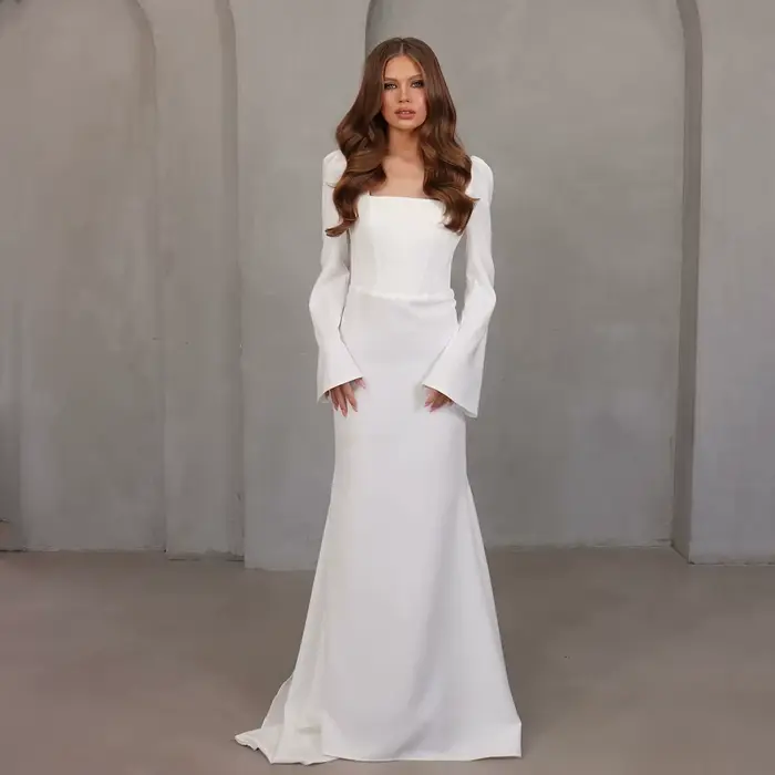 Robe de mariée en crêpe 2026 à manches longues, col carré, coupe sirène simple, élégante et modeste,