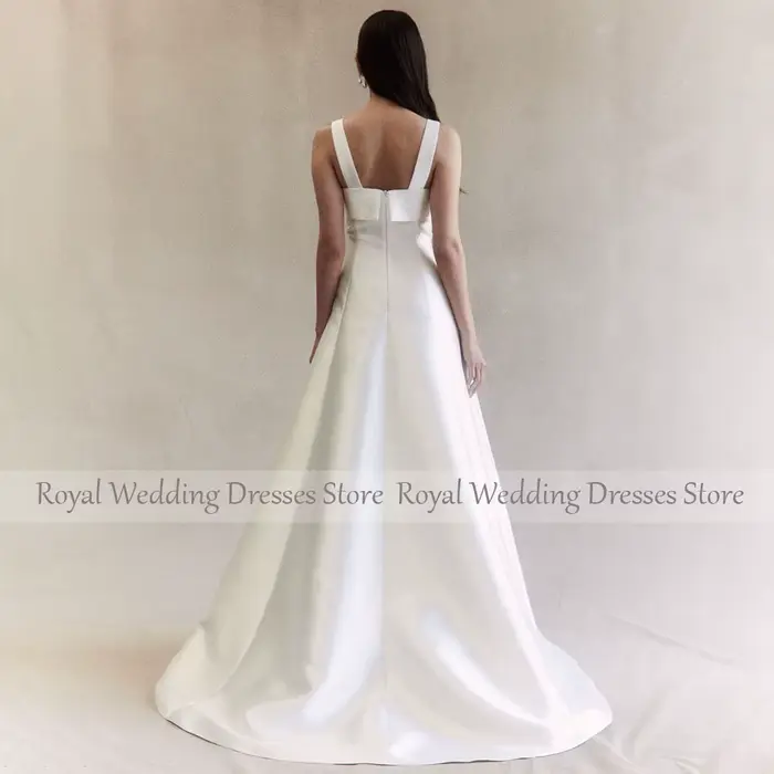 Robe de mariée simple en satin blanc