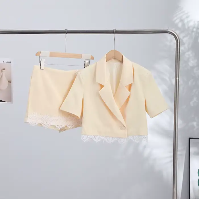 Ensemble deux pièces en dentelle pour femme : Blazer à manches courtes et jupe enveloppante
